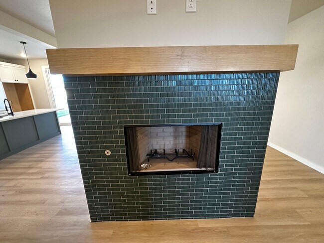 Building Photo - Stunning 3 bedroom Wolfforth - Pre lease f...