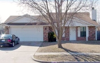 Building Photo - 808 Peregrine Dr