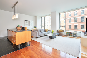 Building Photo - 505 Greenwich St