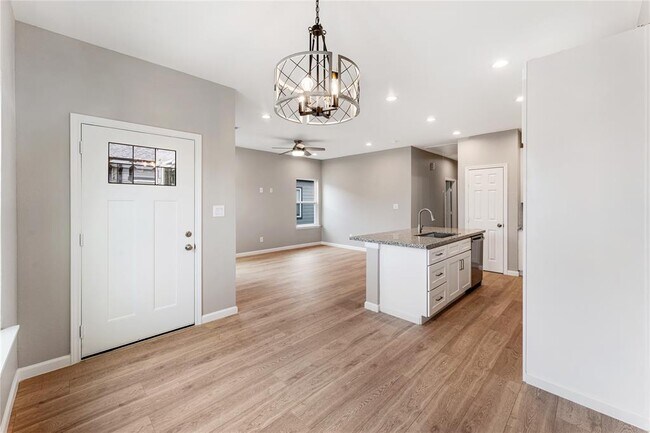 Foto del edificio - 5221 Groveton St