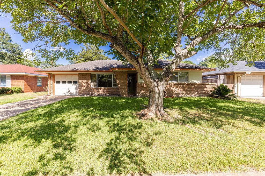 8805 Robindell Dr, Houston, TX 77074 House Rental in Houston, TX