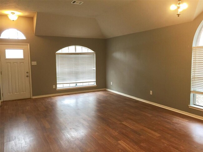 Building Photo - 2010 Mercoal Dr