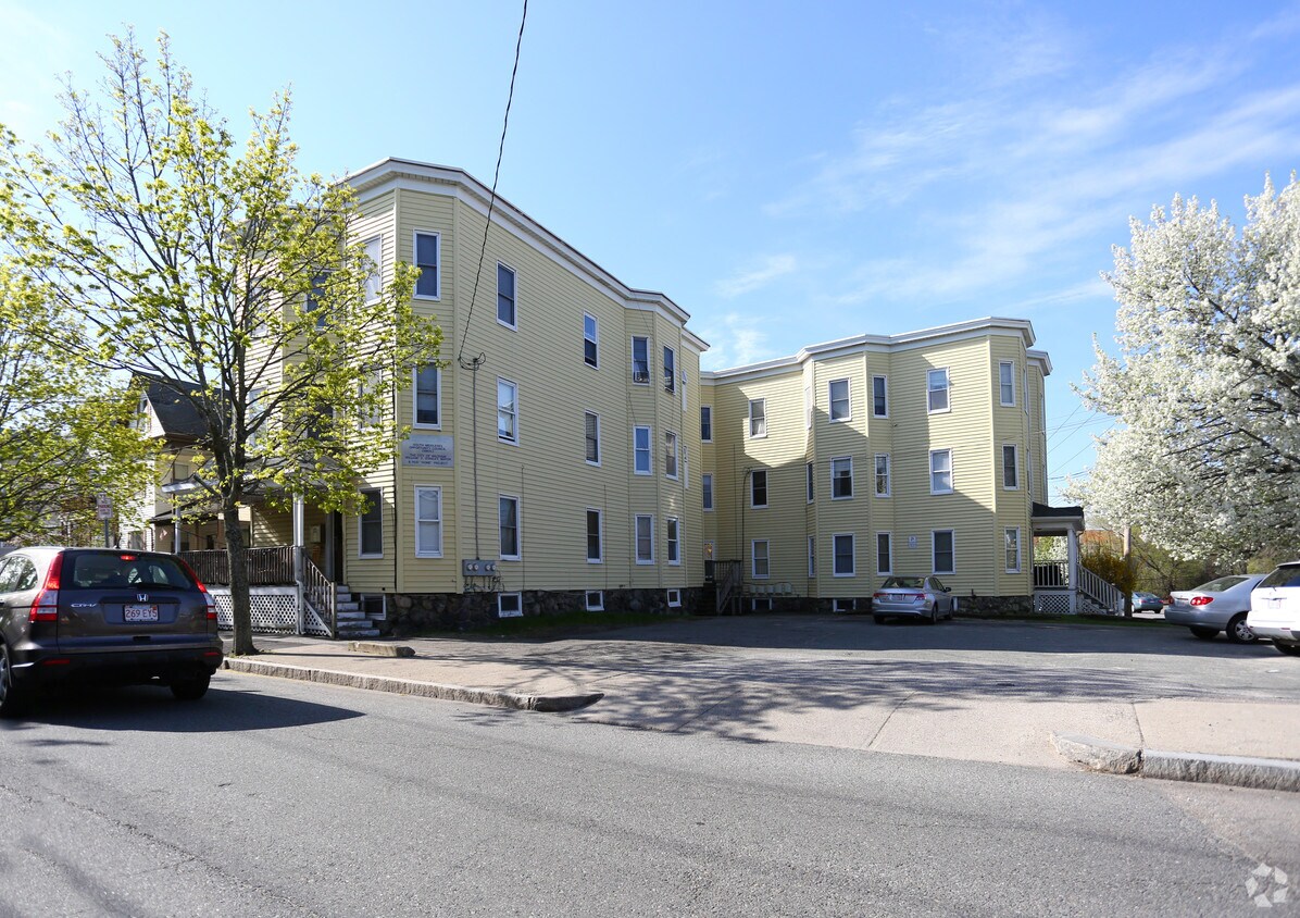 870 Moody St, Waltham, MA 02453 Apartments in Waltham, MA