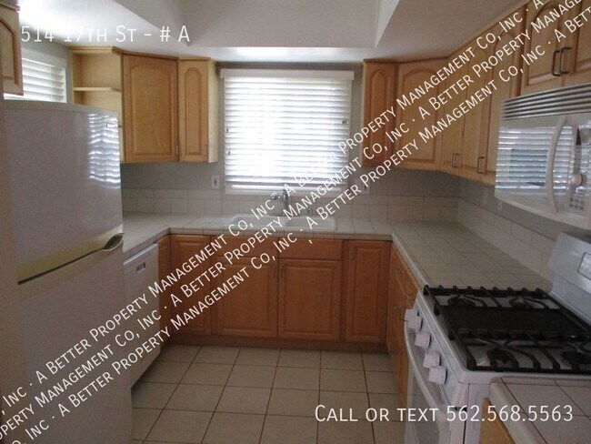 Building Photo - 3 Bed 2 Bath Huntington Beach Unit Near Be...