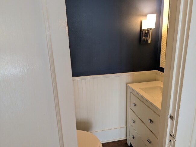 Foto del edificio - 1117 Kinard Ct