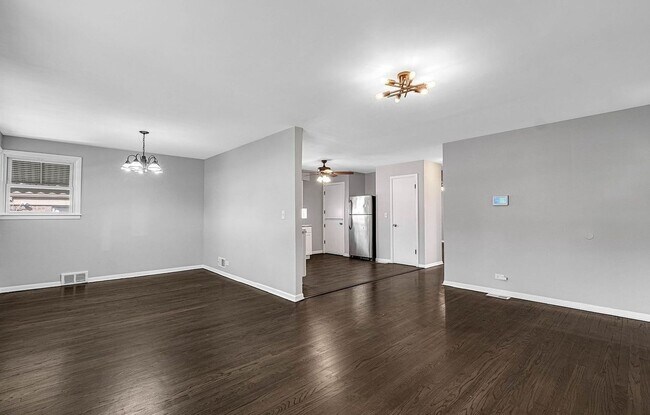 Building Photo - Charming 2BR House in Chicago