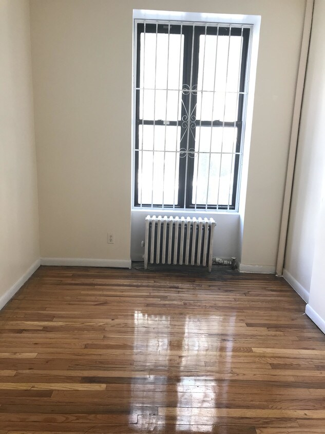 Primary Photo - 134 W 109th St