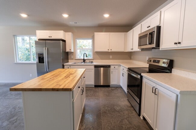 Foto del edificio - 3 Bed, 2 Bath New Build Home