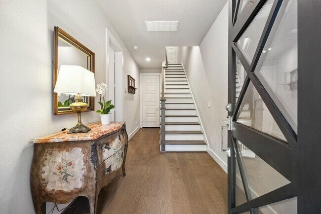 Foto del edificio - 4211 Allen St