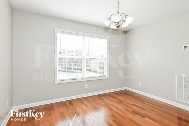 Foto del edificio - 3420 Quicksilver Ln