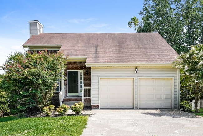 Building Photo - 1207 Cedarbend Dr