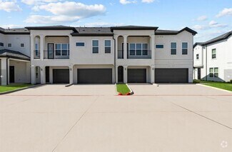 Building Photo - 1664 Hillside Terrace