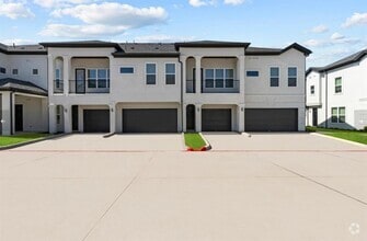 Building Photo - 1664 Hillside Terrace