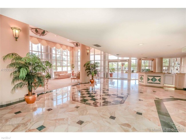 Building Photo - 17275 Collins Ave