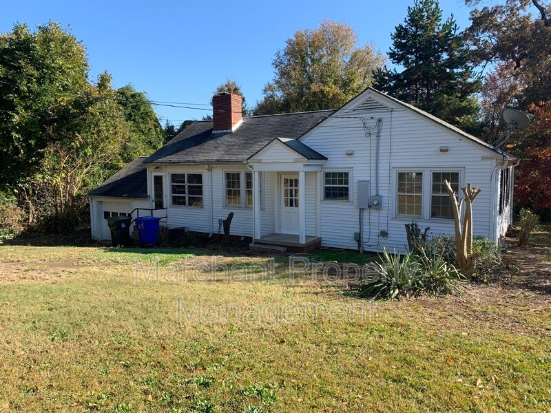 Building Photo - 540 Grove Rd