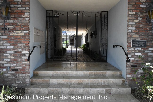 Building Photo - 2 br, 2 bath Apartment - 801 C Avenue Unit 11
