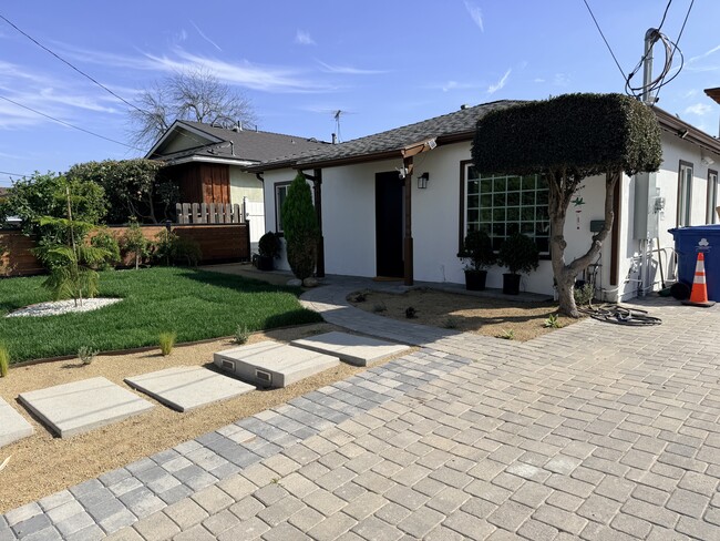Front Entrance - 1346 W 222nd St (Torrance, CA) House