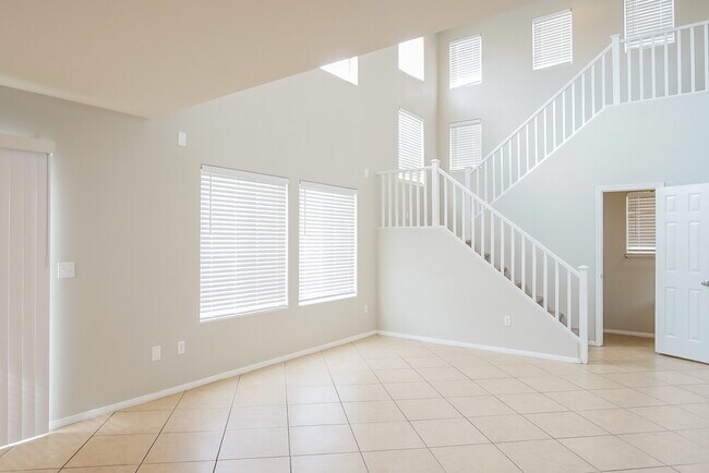 Building Photo - 8133 S Ribbon Falls St