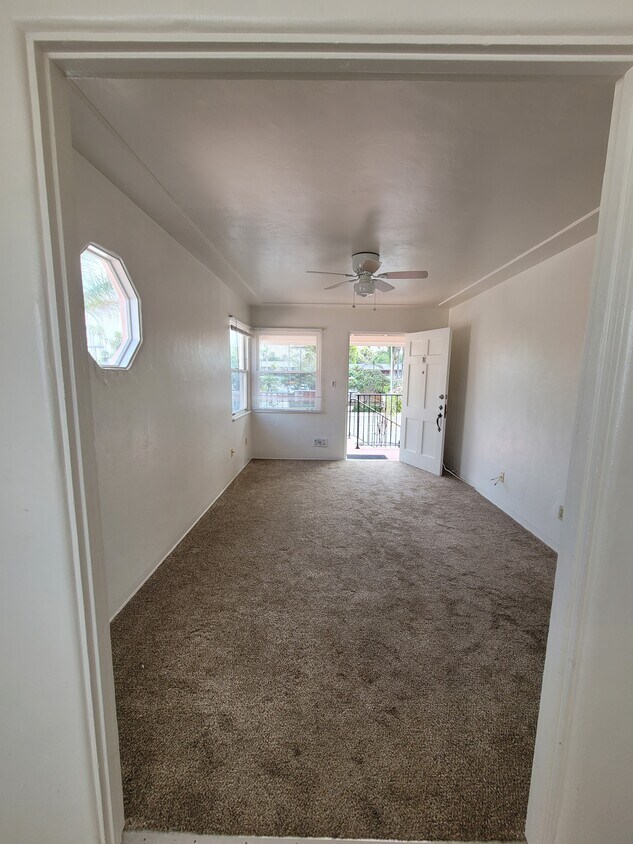 Primary Photo - 4010 Mission Blvd