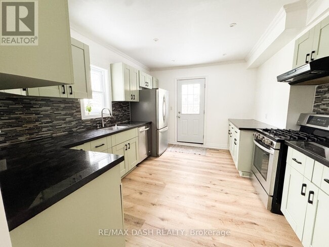 Building Photo - 39 Woodward Ave