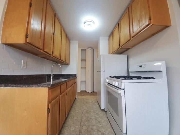 Foto del edificio - 2 bedroom in BRONX NY 10472