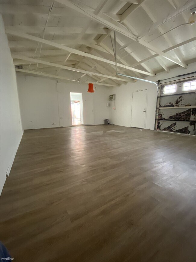 Building Photo - 5 br, 4 bath House - 1807 N Van Ness Ave