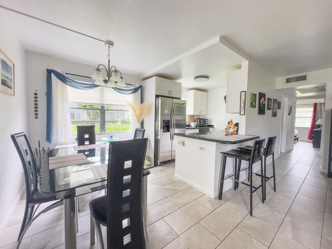 Foto del edificio - 127 Mansfield D