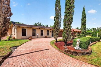 Building Photo - 2060 Tropic Isle