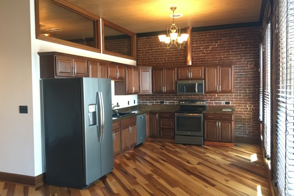 Foto principal - 314 E 4th St