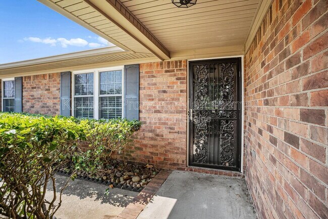 Building Photo - 3420 Linderwood Dr