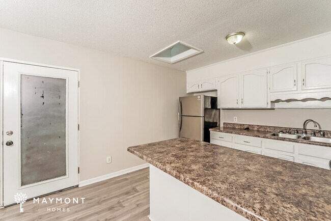 Foto del edificio - 912 Burnt Pine Dr