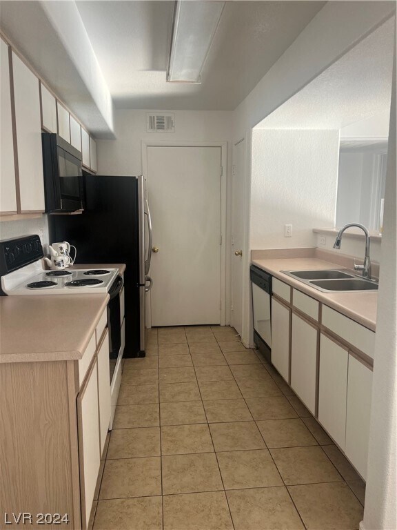 Foto del edificio - 2300 E Silverado Ranch Blvd