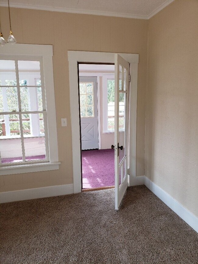 Building Photo - STATUS: UNAVAILABLE; RENTED-