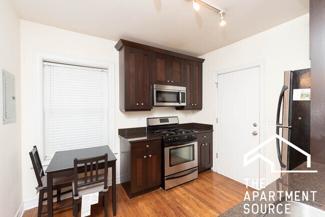 Foto del edificio - 3810 N Sheffield Ave