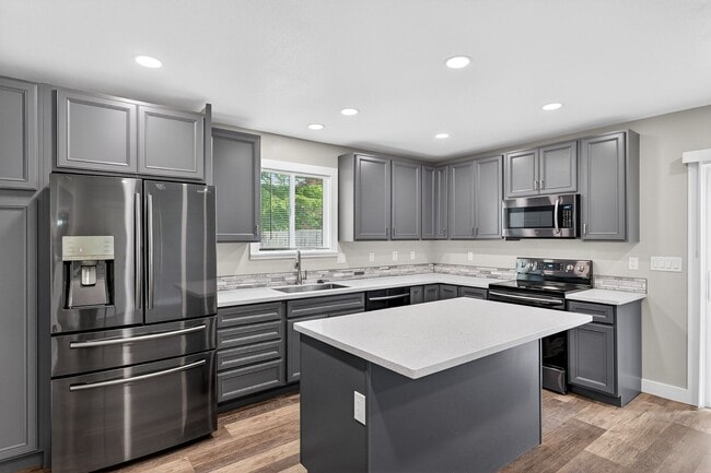 Photo - 13419 NE Sacramento St Apartment