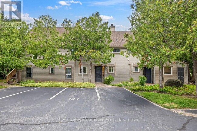 Building Photo - 124 Escarpment Crescent