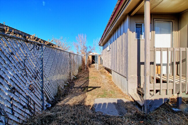 Foto del edificio - 3061 1/2 Sandpiper Ave