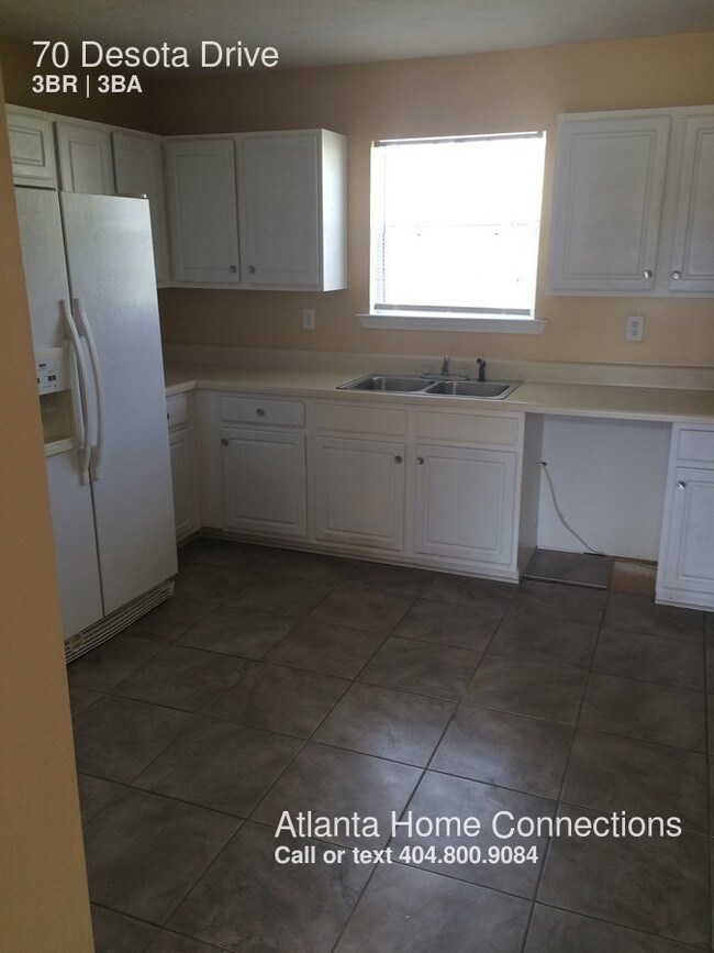 Building Photo - 70 Desota Dr