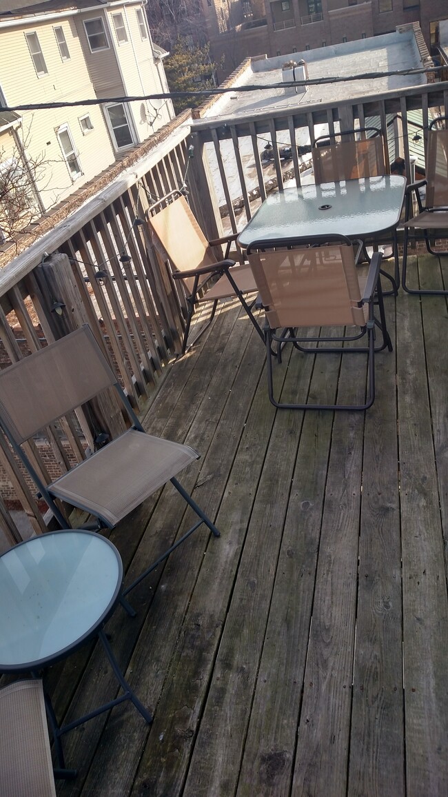 Private Deck - 1148 W Belmont Ave