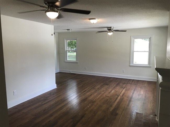 Foto del edificio - 602 S Powell Ave