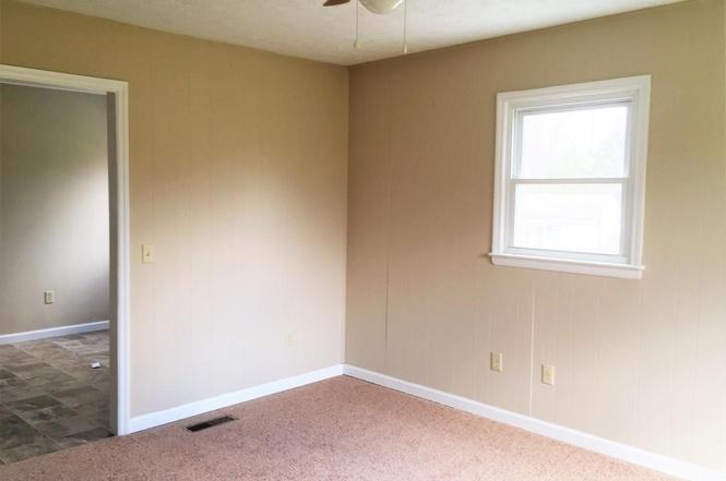 Building Photo - 828 Rose Hill Dr