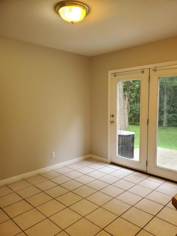 Building Photo - 233 Elm St