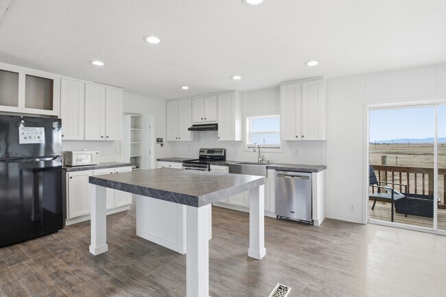 Foto del edificio - 26220 Big Springs Rd