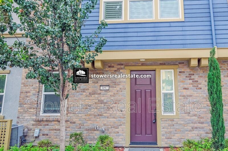 Primary Photo - 3092 Maguire Way