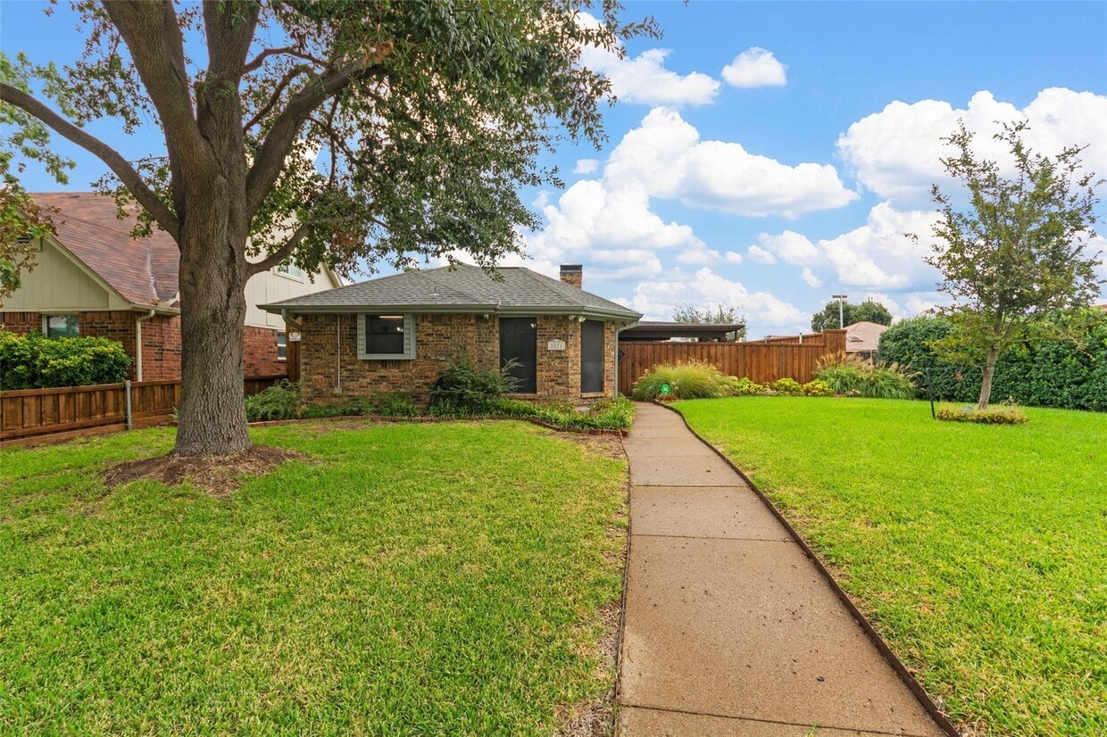 Photo - 2571 Sundance Ln (Dallas, TX)