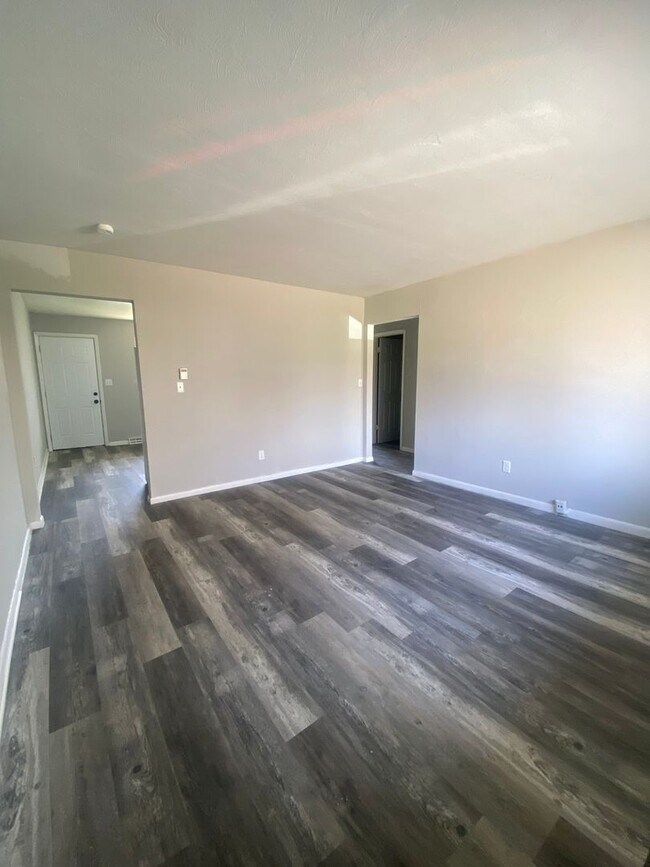 Foto del edificio - 1600-1604 Dewitt Avenue