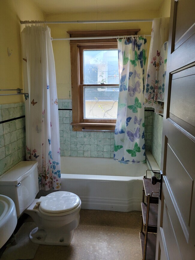 Bathroom - 637 Ruble Ave