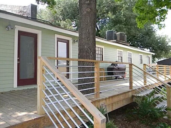 Building Photo - 3931 Annunciation St.