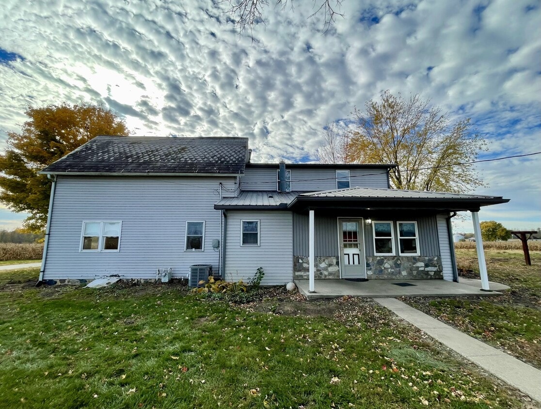 Primary Photo - 7094 N 550 E