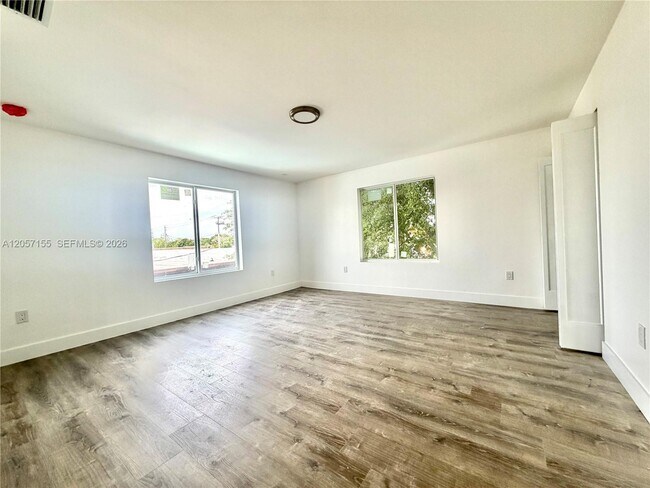 Foto del edificio - 1629 NW 40th St